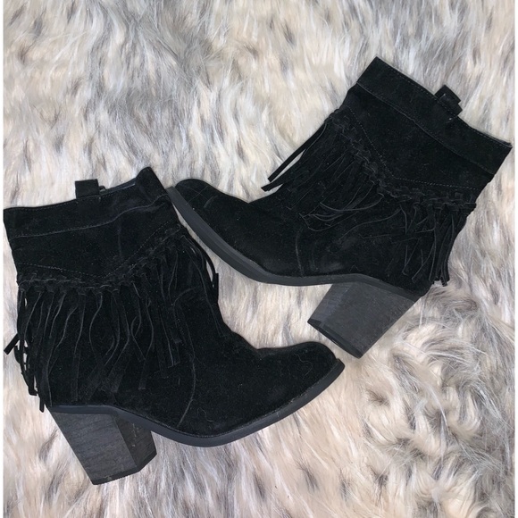 •Tassle Fall Boots• - Picture 1 of 1